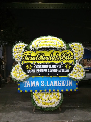 Papan Bunga Duka di Waliabuku